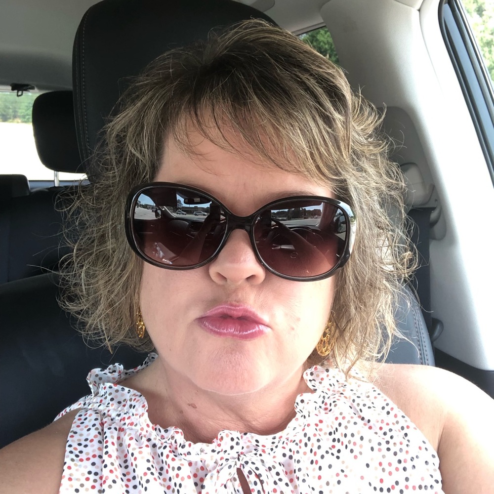 Meet your Posher, Amberlee